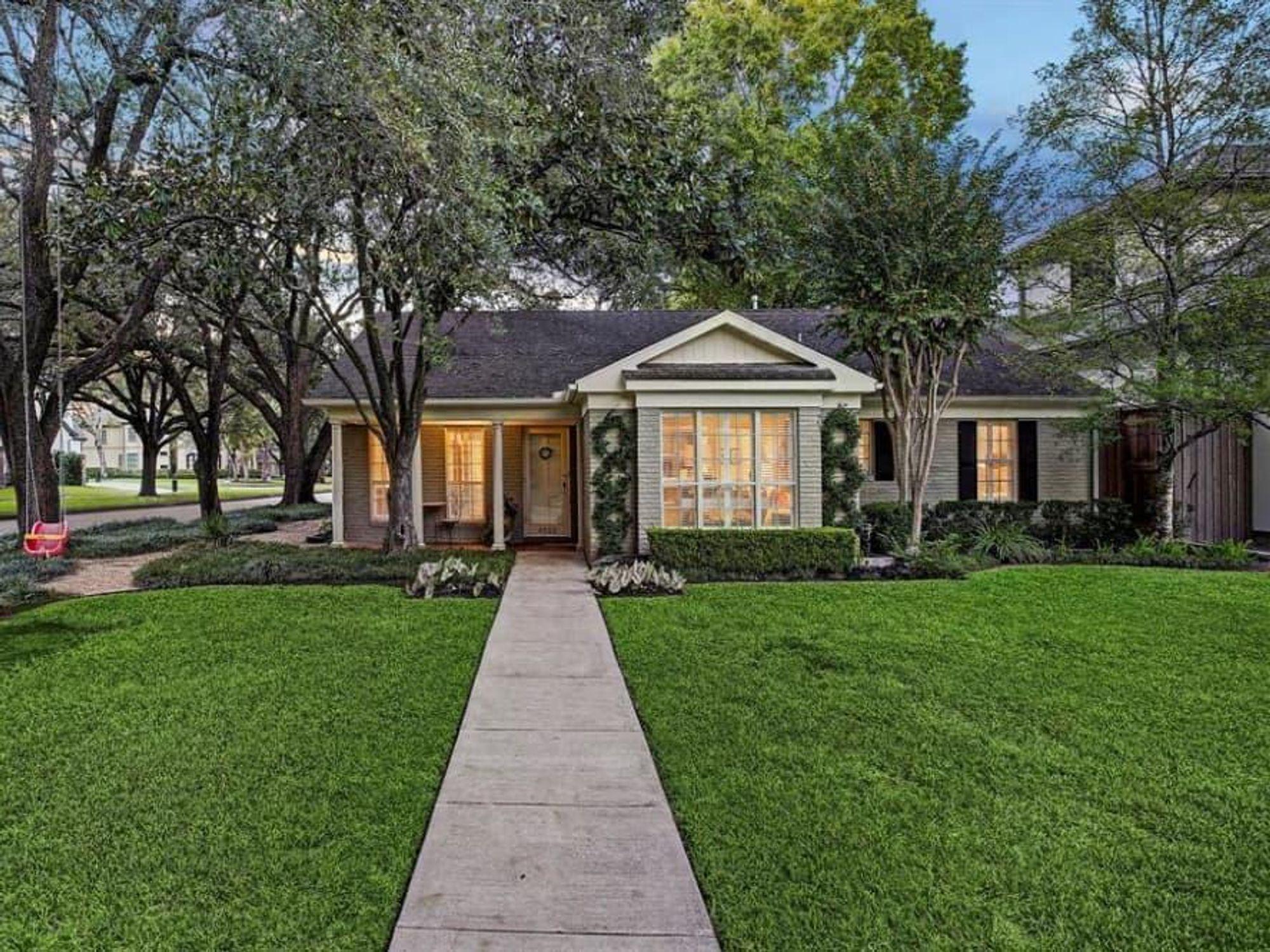 Afton Oaks home facade — Houston TX
