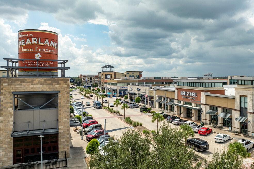 Pearland luxury property — Houston TX